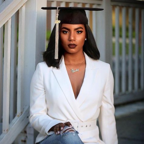 HBCU Pulse on Instagram: “When you set the standard for Graduation Pictures like you set the standard during your reign! Proud of you @darb_alexis! 😊 Stay up Queen!…” Masters Graduation Pictures, Graduation Outfit College, Graduation Pictures High School, Graduation Pic Ideas, Nursing Graduation Pictures, Masters Graduation, College Graduation Pictures Poses, College Graduation Photoshoot, Graduation Look