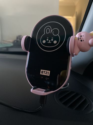 Car Accessories Phone Holder, Cute Car Phone Holder, Cute Phone Holder For Car, Kpop Car Accessories, Bt21 Car Accessories, Kawaii Car Accessories, Kawaii Car, Carros Bmw, Car Interior Diy