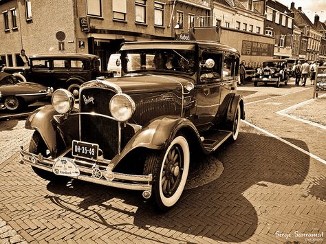 Dodge sd4 Brother six (1929) by Serge Sanramat, via Flickr Dodge Brothers, Dodge Car, Head Lamps, Tony Montana, Al Capone, Peaky Blinders, Headlamp, Old Cars, Product Design