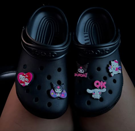 Black Crocs With Hello Kitty Charms, Hello Kitty Croc Charms, Crocs With Hello Kitty Charms, Croc Outfits Women, Croc Fits, Hello Kitty Crocs, Croc Outfits, Crocs With Charms, Black Crocs