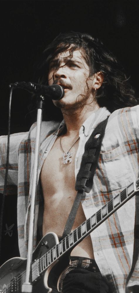 Chris Cornell Aesthetic, Chris Cornell Wallpaper, Cornell Aesthetic, 90 Shirt, Male Singers, Grunge Band, Sun Garden, Alternative Metal, Dave Grohl