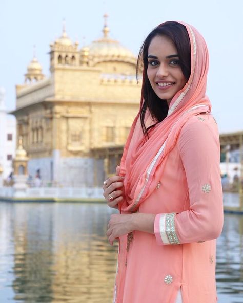 Manushi Chillar, Manushi Chhillar, Temple Photography, Miss India, Golden Temple, 2nd Year, Indian Models, Amritsar, Miss World