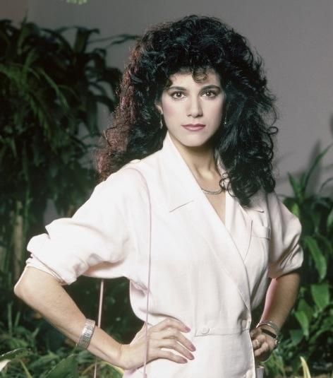 Miami Vice - Detective Gina Navarro Calabrese is a fearless female detective, who after Crockett's divorce, held a brief romance with him. Even after their relationship did not progress, they still have a strong friendship. - Saundra Santiago (born April 13, 1957) is an American actress 80s Detective Aesthetic, 80s Female Detective, Miami Vice Women, Female Police Detective, 1970s Detective, Miami Vice Party, Miami Vice Theme, Miami Vice Fashion, 1980 Fashion