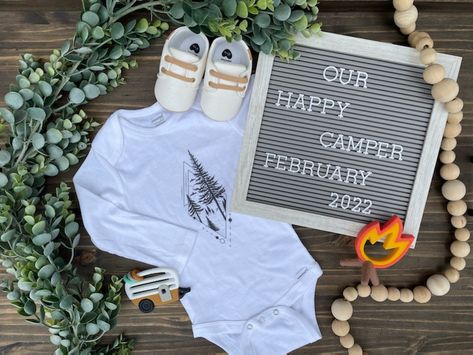 Camping themed pregnancy announcement Camping Gender Reveal, Forest Baby Announcement, Nature Pregnancy Announcement, Camping Baby Announcement, Hiking Pregnancy Announcement, Camping Pregnancy Announcement, Adventure Baby Shower Theme, Baby 2 Announcement, Fun Pregnancy Announcement