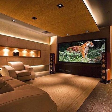 cinema em casa com iluminacao Interior Design Blogs, Theater Room Design, Expensive Decor, Home Cinema Room, Home Theater Decor, Sala Grande, Interior Design Courses, Visual System, Decor Ikea