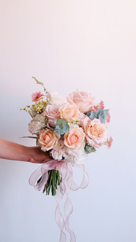 Hand Bouquet Wedding Elegant, Elegant Wedding Bouquets, Hand Bouquet, Bouquet Wedding, Flower Bouquet Wedding, Godmother, Ikebana, Wedding Bouquet, Pretty Flowers