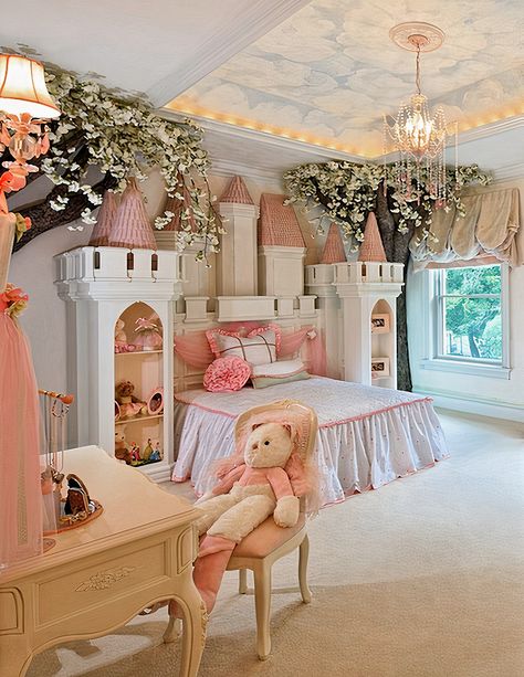 Castle Theme Bedroom, Diy Castle Bed, Castle Themed Bedroom, Castle Beds For Girls Room, Princess Beds For Kids, Princess Bed Ideas, Toddler Princess Bed, Princess Castle Room, Diy Princess Bed