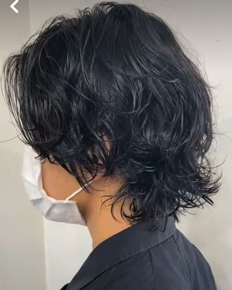 Wolf Cut Men, Shaggy Black Hair Men, Wavy Black Hair Men, Mid Length Hair With Layers Men, Wavy Wolf Cut Men, Wolf Cut Hombre, Shaggy Mullet Men, Men Wolf Cut, Shoulder Length Hair Men