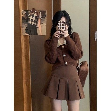 92af93f73faf3cefc129b6bc55a748a9desc47021769ri Preppy Girl Style, Brown Pleated Skirt, Autumn Fabric, Style Kawaii, Elegant Sweater, Dream Outfits, Knitted Suit, Skirt Trends, Brown Skirts