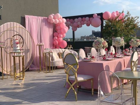 IceyMa👸🏽 on Instagram: “A Think Pink 4th of July Rooftop Welcoming for Zaylee 💕🎀 Planned & executed by @idolizedevents .   •Balloons & Florals @idolizedevents…” Rooftop Birthday Party Decorations, Rooftop Birthday Party, Pink 4th Of July, Rooftop Birthday, Wedding Illustration Card, Rooftop Party, Wedding Illustration, Bridal Parties, Think Pink