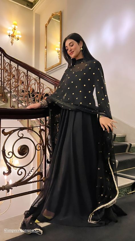 Suits For Women Indian, Desi Dress, Long Frock Designs, Desi Wedding Dresses, Fancy Sarees Party Wear, Pakistani Wedding Outfits, Desi Fashion Casual, Pakistani Fancy Dresses, Beautiful Pakistani Dresses