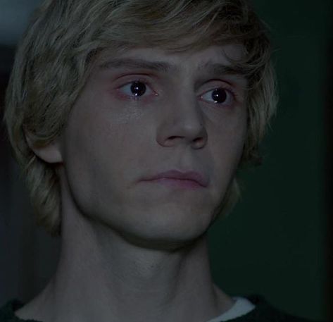 Evan Peters Shirtless, Evan Peters Icons, Kyle Spencer, Evan Peters American Horror Story, Story Icon, Peter Maximoff, Evan Thomas, Tate Langdon, Tv Time