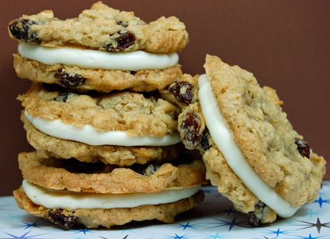 Oatmeal Raisin Sandwich Cookies Easy Oatmeal Raisin Cookies, Soft Oatmeal Cookies, Raisin Cookie, Cookie Recipes Oatmeal Raisin, Oatmeal Raisin Cookies Chewy, Oatmeal Cream Pies, Cream Pies, Easy Oatmeal, Little Debbie