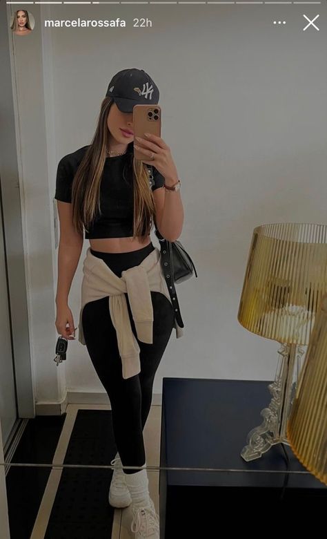 Women Tank Top Outfit, Outfit Sport Mujer, Classy Gym Outfits, Basic Gym Outfits, Outfit Gym Mujer, Outfits Para Gym, Outfits Gym Aesthetic, Outfits Simples, Sporty Outfits Jeans