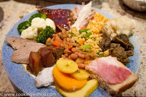 Christmas Traditions In Trinidad And Tobago " A complete meal" What  a mouth full! Trinidad Christmas, Christmas Lunch Recipes, Christmas Dinner Menu Ideas, Beef Burgundy Recipe, Caribbean Christmas, Dinner Menu Ideas, Recipes For Lunch, Xmas Recipes, Trini Food