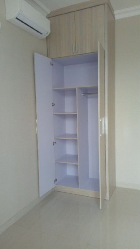 Tiny Closet Built Ins, Wardrobe Interior Layout, Tiny Bedroom Design, Wall Wardrobe Design, Wooden Wardrobe Design, Modern Cupboard, Closet Design Layout, Small Cupboard, Modern Cupboard Design