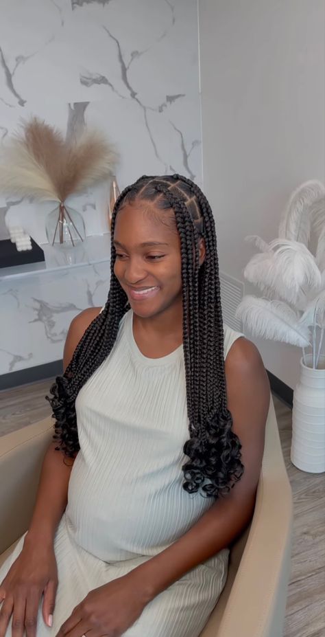 Large Knotless Braids Short, Large Knotless Braids Curly Ends, Large Braids With Curly Ends, Large Knotless Curly Ends, Medium Knotless With Curly Ends, Braid Medium Length Hair, Large Box Braids With Curly Ends, Knotless Curly Ends, Large Knotless Braids With Curly Ends