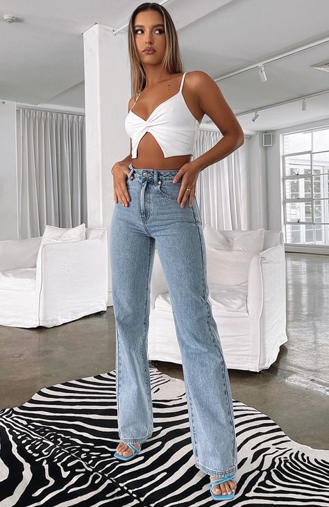 Jeans Heels Outfit, Bar Outfits, High Rise Straight Leg Jeans, Nashville Outfits, Heels Outfits, Perfect Denim, Autumn Night, Silver Button, Inspo Outfit