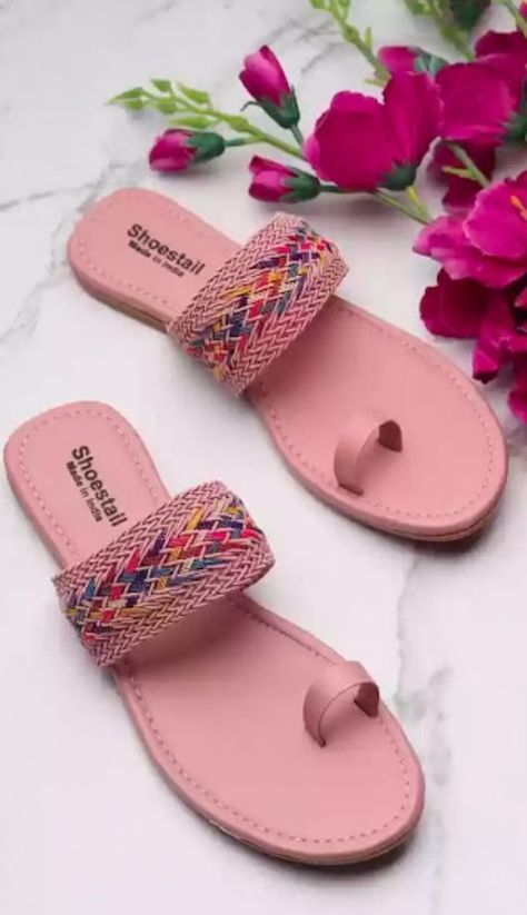 Chappal For Women, Fancy Sandals, Punjabi Jutti, Footwear Design, Fancy Shoes, Girly Shoes, Bride Shoes, South Asian, Footwear Design Women