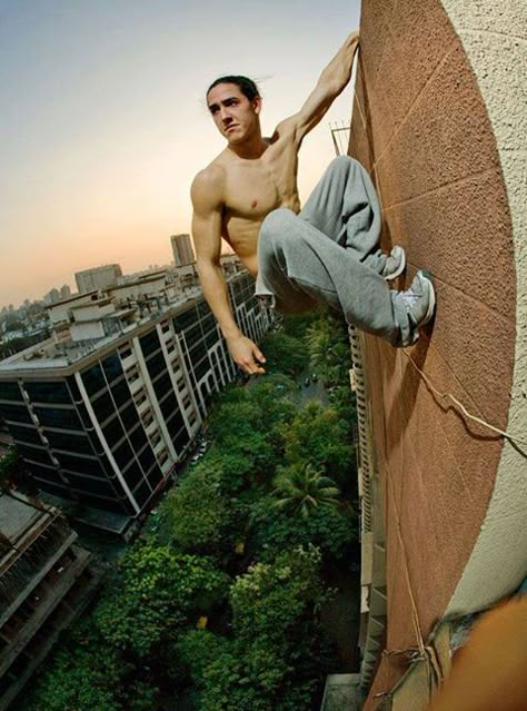 Spider-Man appears again.  #parkour #freerunning #outdoors #outdoorsmadeeasy Extreme Parkour, Learn To Draw People, Spiderman Poses, Spider Spiderman, Drawing Hacks, 남성 근육, Drawing Man, Body Ideas, Life Drawing Reference