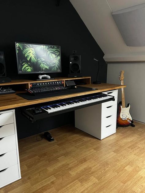 Music Studio Desk Ideas, Home Studio Setup Music, Music Room Ideas Home Studio, Home Music Studio Setup, Music Home Studio, Backyard Music Studio, Music Studio Room Design, Basement Recording Studio, Home Music Studios