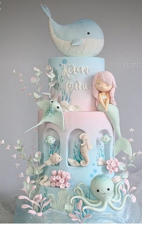 Underwater Birthday Cake, Underwater Birthday, Unique Diaper Cakes, Twin Birthday Cakes, Small Birthday Cakes, Mermaid Theme Birthday Party, Sea Cakes, Princess Birthday Cake, Creative Cake Decorating