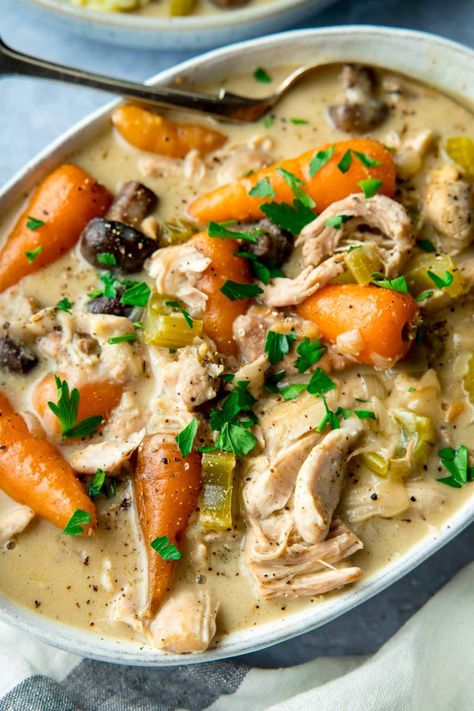 Simple Chicken Casserole, Slow Cooker Chicken Casserole, Pork Casserole, Slow Cooked Chicken, Chicken Meals, Gourmet Foods, Cooked Chicken, Dinner Meals, Mashed Potato