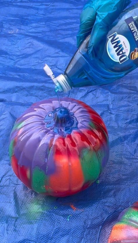 Pumpkin Painting Videos, Wonder And Raw, Spray Paint Pumpkins Diy, Spray Painting Pumpkins, 4h Pumpkin Decorating, Spray Painted Pumpkins, Spray Paint Pumpkin Ideas, Easy Pumpkin Painting Ideas For Kids, Easy Painting Pumpkins Ideas Diy