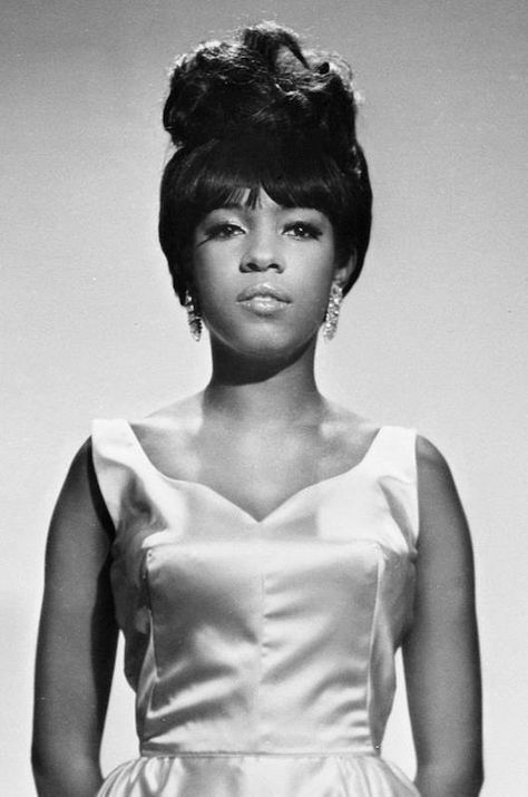 Mary Wilson of the Supremes Diana Ross Supremes, Mary Wilson, The Supremes, Soul Singers, Vintage Black Glamour, Northern Soul, Music Images, Black Music, Diana Ross