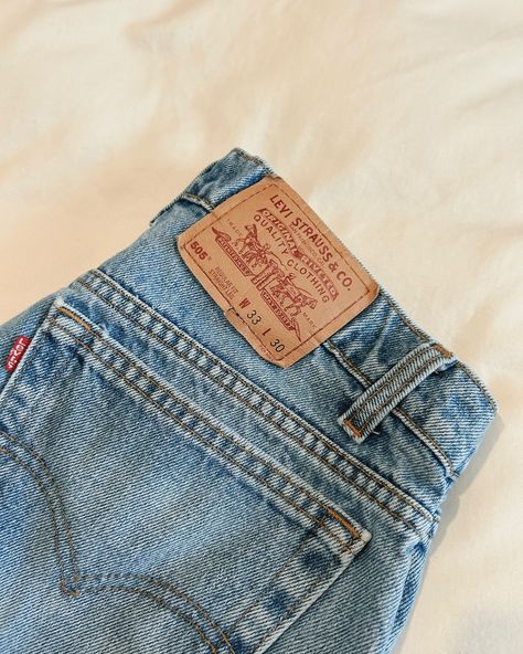 Vintage 505 light wash Levi’s. I have a quantity of 4 of the same jeans each have some minor stains Size 30” waist, 10.5” rise, 42” hips, 27/28” in seam $55 Comment “I want it” or dm me if you would like to buy these jeans 💙 Stephen Kings, Denim Aesthetic, Jeans Aesthetic, Light Wash Levis, Faded Denim, Levi Strauss & Co, Stephen King, Quality Clothing, Dm Me