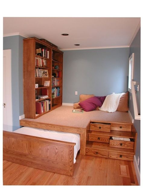 31 Insanely Clever Remodeling Ideas For Your New Home -- kids play room stage + extra bed Secret Room, Small Bedrooms, Murphy Beds, Amazing Spaces, Trundle Bed, Glass House, Tiny Homes, Design Case, My New Room