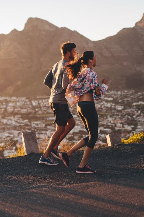 Everything Couples On-the-Go Need to Know About the Trendiest Wellness Activities Fitness Healthy Lifestyle, Family Wellness, Wellness Activities, Muscle Relief, Fit Couple, Partner Yoga, Wellness Trends, Partner Workout, Sneakers Looks