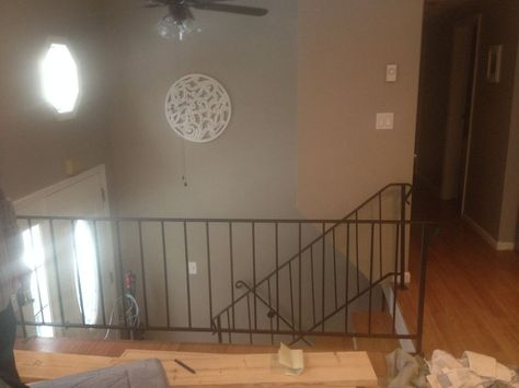 Turn Your Ordinary Railings Into Beautiful Built-ins! - When we moved into our raised ranch I saw these railings and I was not a fan...even more with a little o… Furniture Stairs, Diy Stair Railing, Split Foyer, Stairs Storage, Staircase Makeover, Diy Stairs, Modern Stairs, Iron Railing, Level Homes