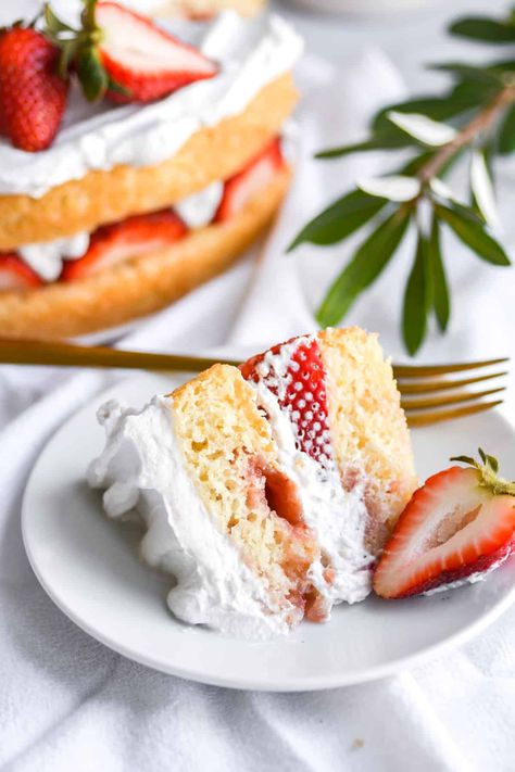 Vegan Strawberry Shortcake Cupcakes, Vegan Cake Strawberry, Vegan Strawberries And Cream Cake, Vegan Shortcake Recipe, Vegan Strawberry Dessert Recipes, Strawberry Shortcake Dairy Free, Vegan Gluten Free Strawberry Shortcake, Vegan Strawberry Shortcake Cake, Vegan Strawberry And Cream Cake