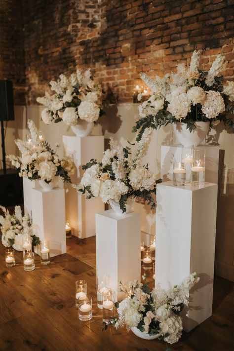 Unique Event Decor, Green Wedding Decorations, White Wedding Ceremony, Big Wedding Cakes, Wedding Reception Backdrop, Dream Wedding Decorations, Wedding Floral Centerpieces, Wedding Reception Inspiration, Wedding Venue Decorations