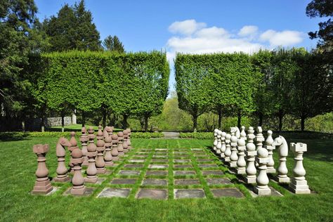 Lawn Chess, Greenwich House, Lake Houses, Mel Gibson, Formal Gardens, Celebrity Houses, Chess Set, Life Size, Labyrinth