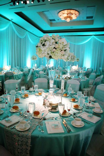 Tiffany Blue Wedding Theme, Tiffany Blue Weddings, Blue Wedding Decorations, Tiffany Party, Green Centerpieces, Tiffany Blue Wedding, Quinceanera Decorations, Aqua Wedding, Tiffany Wedding