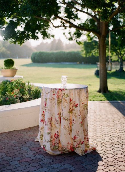 Printed Table Cloth Wedding, Cocktail Table Decor, Wedding Table Linens, Floral Cocktails, Country Style Wedding, Wedding Tablecloths, Floral Tablecloth, Wedding Linens, Pattern Play