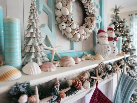 15 Holiday Mantel Decor Ideas to Make Your Living Room Shine Holiday Mantel Decor, Mantel Decor Ideas, Holiday Mantel, Coastal Contemporary, Wallpaper Walls Decor, Contemporary Cottage, White Ornaments, Tile Wallpaper, Mantel Decor