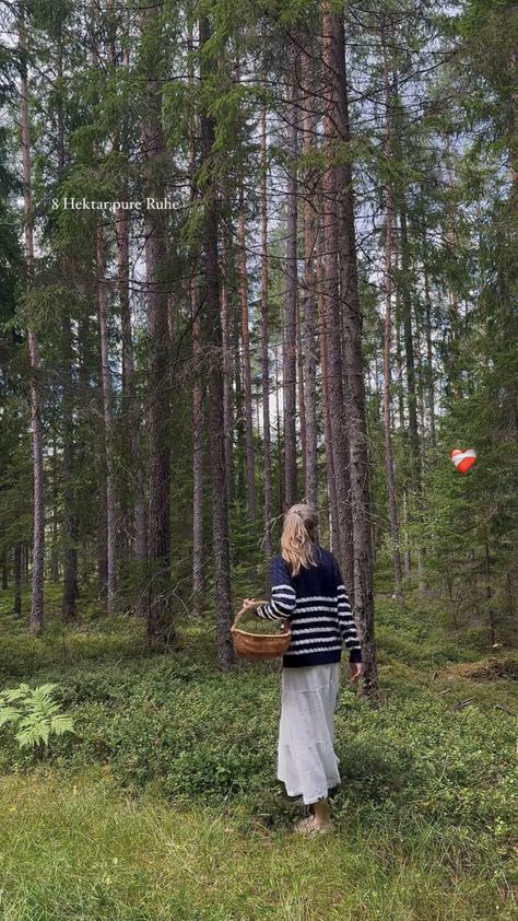 Scandi Summer Aesthetic, Summer In Scandinavia, Swedish Summer Style, Scandi Summer, Swedish Lifestyle, Swedish Summer Outfits, Scandinavian Summer, Sweden Style, Swedish Summer