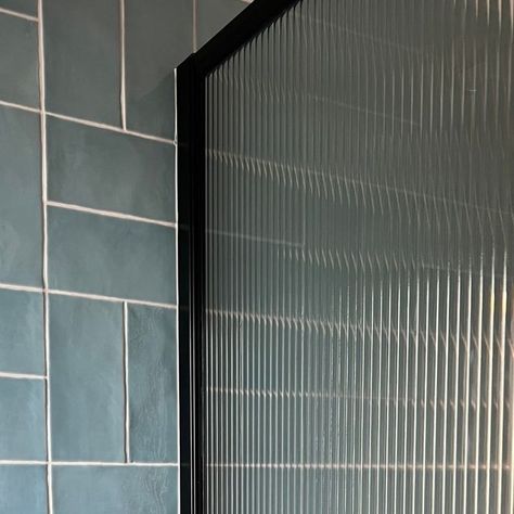 Yellow London on Instagram: "Tiling detail of a recently finished bathroom in Cornwall. This fluted shower screen provides a bit more privacy than a plain screen but keeps it light in a smaller space 🚿🛀🏼  #yellowlondon #bathroom" Flute Glass, Shower Screen, Black Rock, Cornwall, Spaceship, Small Spaces, Bathrooms, Screen, Shower