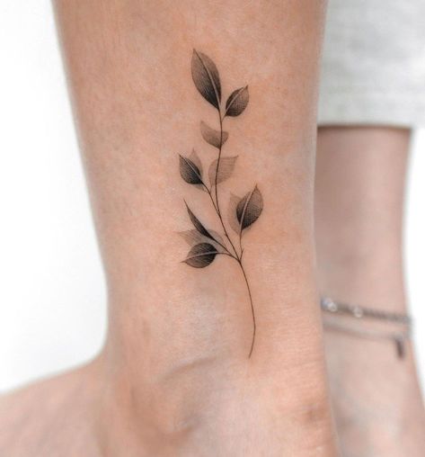 Finger Leaf Tattoo, Ohana Tattoo, Petit Tattoo, Vine Tattoos, Arm Band Tattoo, Tattoo Design Book, Discreet Tattoos, Waves Tattoo, Band Tattoo