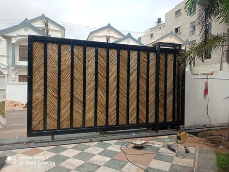 Bamboo Garage Door, Bamboo Gate Design Entrance, Bamboo Gate Design, Bamboo Gate, Pagar Modern, Fencing Design, Sliding Gates, Home Gate Design, Gate Designs Modern