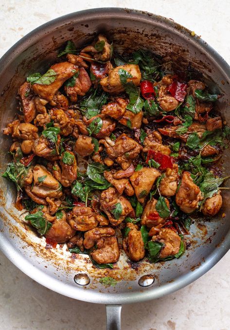 Holy Basil Recipes, Chicken Basil Recipes, Health 2023, Chicken Basil, Dinner Recepies, Cilantro Chicken, Veal Recipes, Asian Dinners, Broken Record