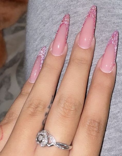 Summer Long Almond Nails, Kylie Nails Acrylics, King Kylie Nails, Kardashian Nails Kylie, Khloe Nails, Khloe Kardashian Nails, Kardashian Nails, Pink Stiletto Nails, Kylie Nails