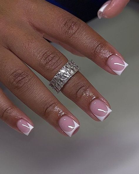 What French Tip Nails, Beautiful Gel Nails Designs, Nails For Prom Short, Short Nails Deep French, Classic French Tip Nails Square Short, Short Short French Tip Acrylic Nails, Cute Short French Nails, Short French Nails Black Women, Short Acrylic Frenchies