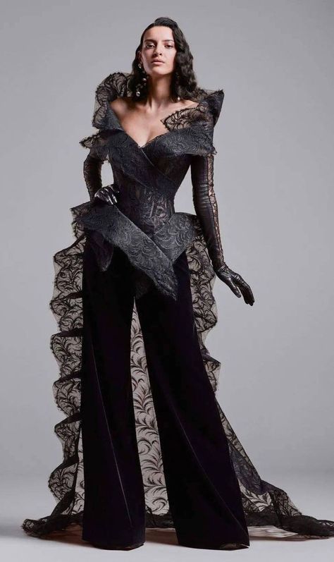 Jumpsuits With Corset, Georges Chakra, Gareth Pugh, Glamour Dress, Woman Suit Fashion, Fashion Show Images, Live Fashion, Glam Dresses, Cynthia Rowley