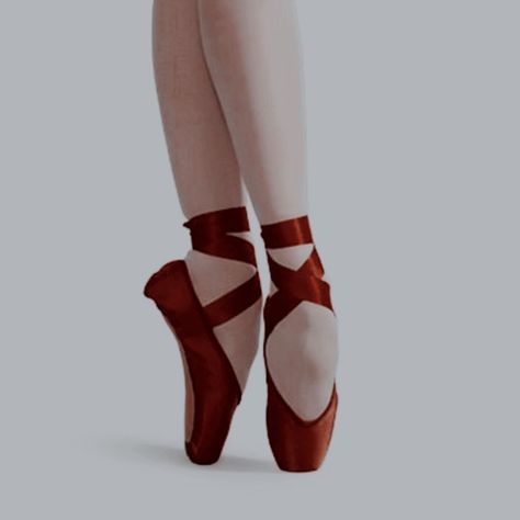 Red Ballerina Aesthetic, Red Ballet Aesthetic, Red Pointe Shoes, Romeo I Julia, Widow Aesthetic, Red Ballet Shoes, Natasha Romanoff Black Widow, Black Widow Aesthetic, Наташа Romanoff