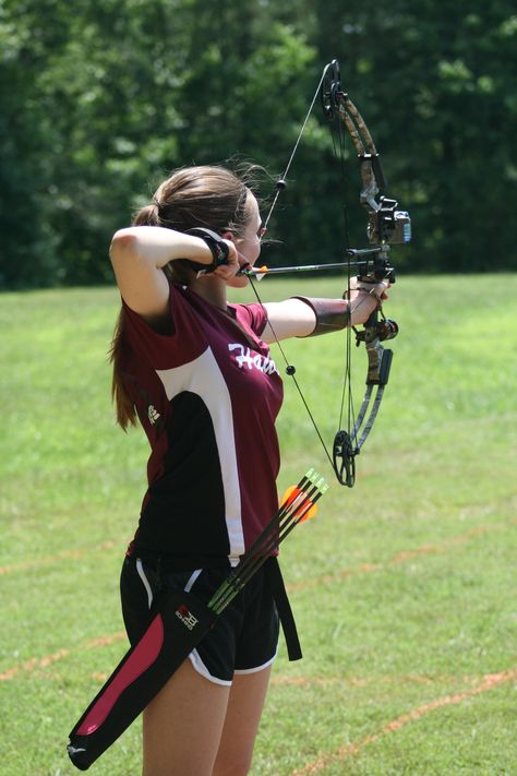 Compound Archery Aesthetic, Archery Sport Aesthetic, Archery Girl Aesthetic, Archery Aesthetic Female, Archery Aesthetic Modern, District 4 Aesthetic, Aesthetic Archery, Archery Photography, Compound Archery