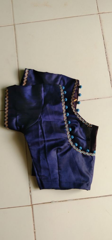 Simple Blouse Designs With Lace, Silk Cotton Blouse Designs Latest, Blue Saree Blouse Designs, Simple Blouse Design For Normal Saree, Cotton Blouse Designs Latest, Normal Saree, Simple Blouse Design, Normal Blouse, Lace Blouse Design